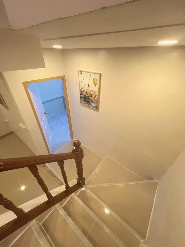 หมู่บ้านรสสุคนธ์  ซอยวัดลาดปลาดุก บางบัวทอง ทาวน์เฮ้าส์ 2 ชั้น  ถนนเมนกว้างหลังบ้านไม่ชนใคร ตกแต่งใหม่พร้อมเฟอร์นิเจอร์  ติดถนนลาดปลาดุกเพียง30เมตร 10