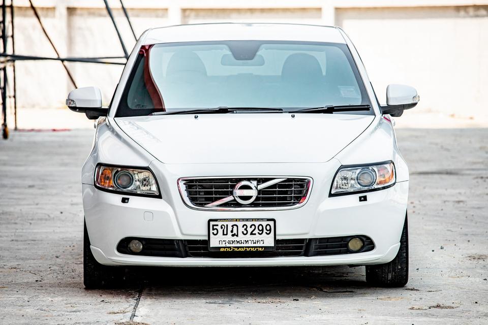 Volvo S40 2.0 AT ปี 2012 สีขาว สวยสภาพดี 2