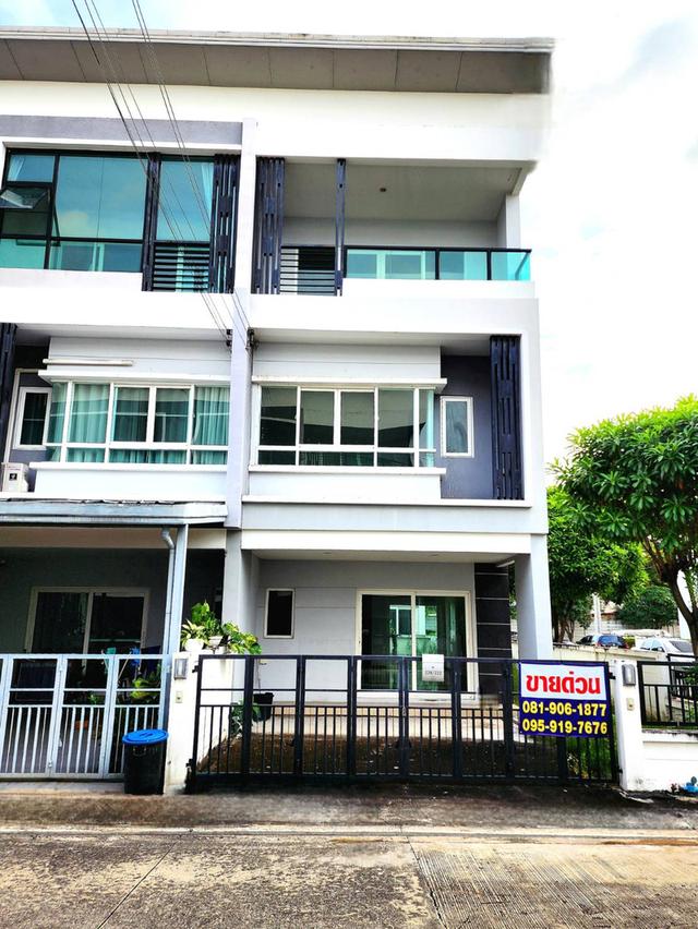 ทาวน์โฮมวัชรพล 3ชั้น หลังมุม หมู่บ้านเดอะริคโค้ ทาวน์ วัชรพล ถนนร่วมมิตรพัฒนา(ใกล้ห้าแยกวัชรพล) 2