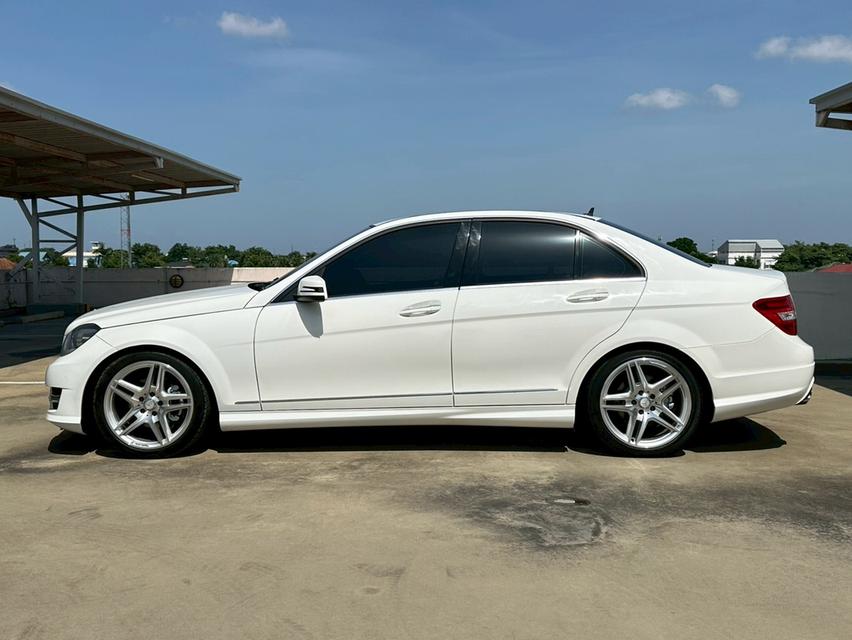 Mercedes-Benz C250 CGI 1.8L BlueEFFICINEY AMG (W204) รถมือเดียวออกห้างสภาพสวยพร้อมใช้งาน 6