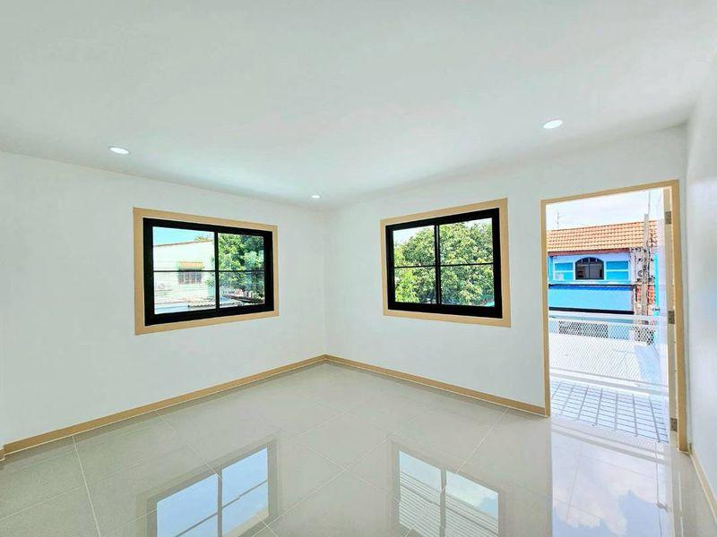 หมู่บ้านบัวทอง2  ติดรถไฟฟ้าสายสีม่วง สถานีคลองบางไผ่ ทาวน์เฮาส์ 2 ชั้น 17