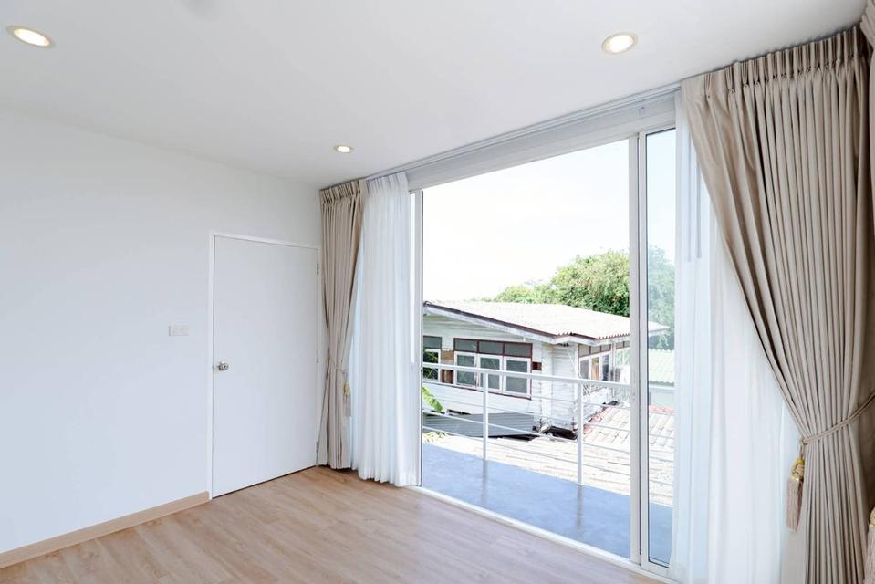 บ้าน 3 ชั้น ถนนพัฒนาชนบท 2 ซอยสุวรรณ 12