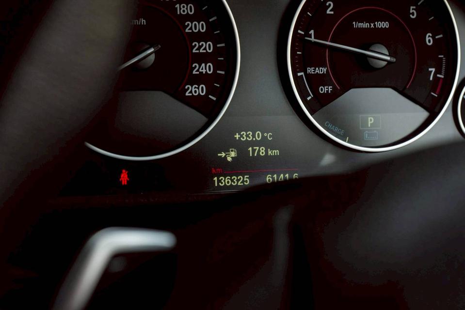 รหัสรถ CBL995 BMW 330e 2.0 Sport F30 (LCI) AT 2018 รูปที่ 18