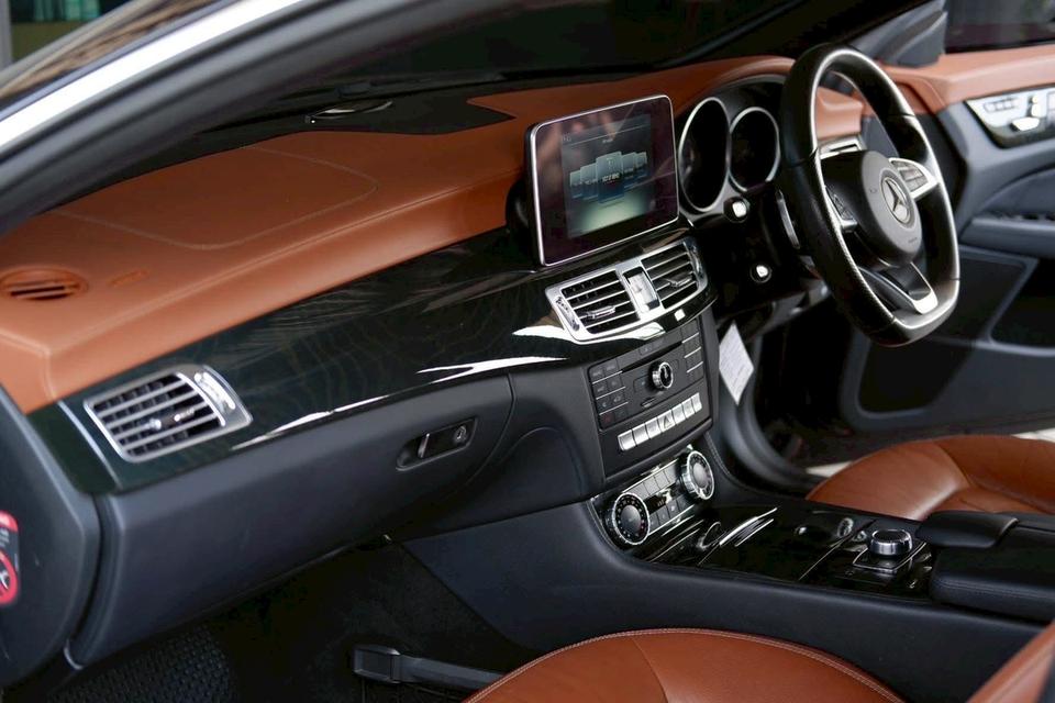 Mercedes-Benz CLS 250d Coupe AMG Premium (W218 Facelift) รูปที่ 10