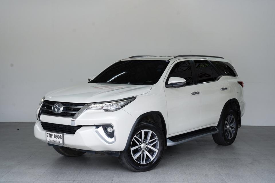#TOYOTA FORTUNER 2.4 V AT ปี 2017 จด 2018 สี ขาว