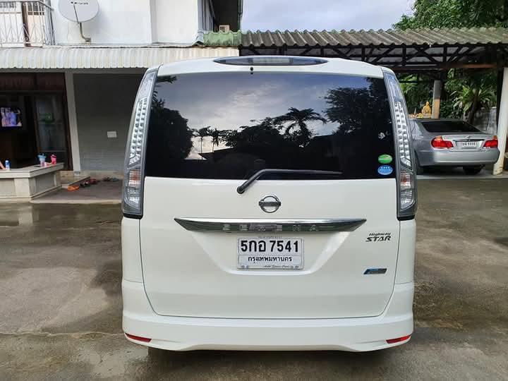 รีบขาย Nissan Serena 4