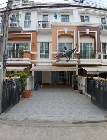ขายทาวน์โฮม 3 ชั้น โครงการ พลัส ซิตี้พาร์ค เอกมัย–รามอินทรา 3 ห้องนอน | ห้องน้ำในตัวทุกห้อง | พื้นที่ใช้สอยประมาณ 180 ตร.ม. 2