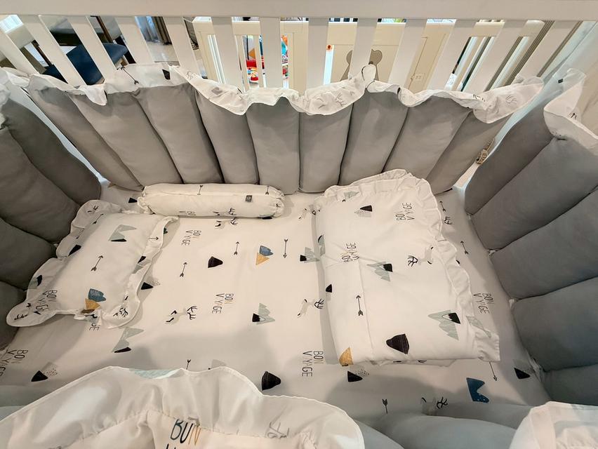 เตียงนอนเด็ก camera