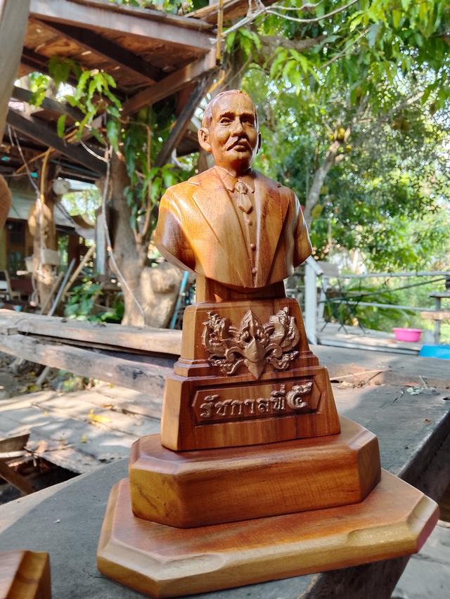 งานแกะสลักไม้ของที่ระลึก รูปที่ 10