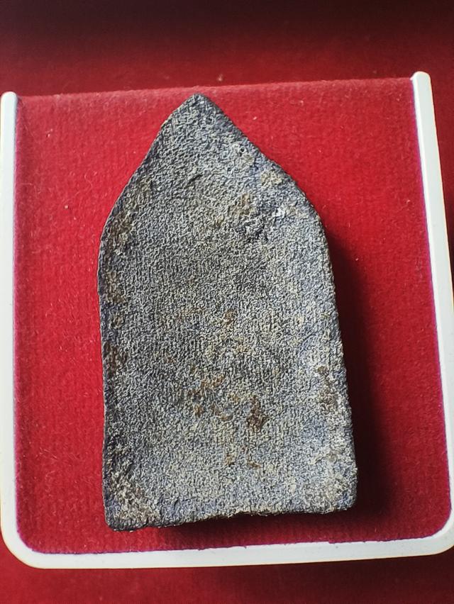 พระขุนแผนเนื้อดินเนื้อชิน (ไม่ทราบที่)จริงแท้พิจารณาตามรูปครับ 9