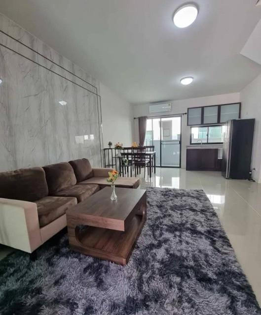 ให้เช่าทาวน์โฮม 3 ชั้น หมู่บ้านกลางเมือง รามอินทรา พร้อมเฟอร์นิเจอร์ ทำเลใกล้แฟชั่นไอซ์แลนด์ รถไฟฟ้า และ จุดขึ้น-ลงทางด่วน ที่จอดรถ 2 คัน 2