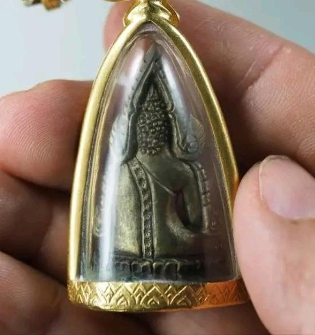 พระเลี่ยมทอง 2