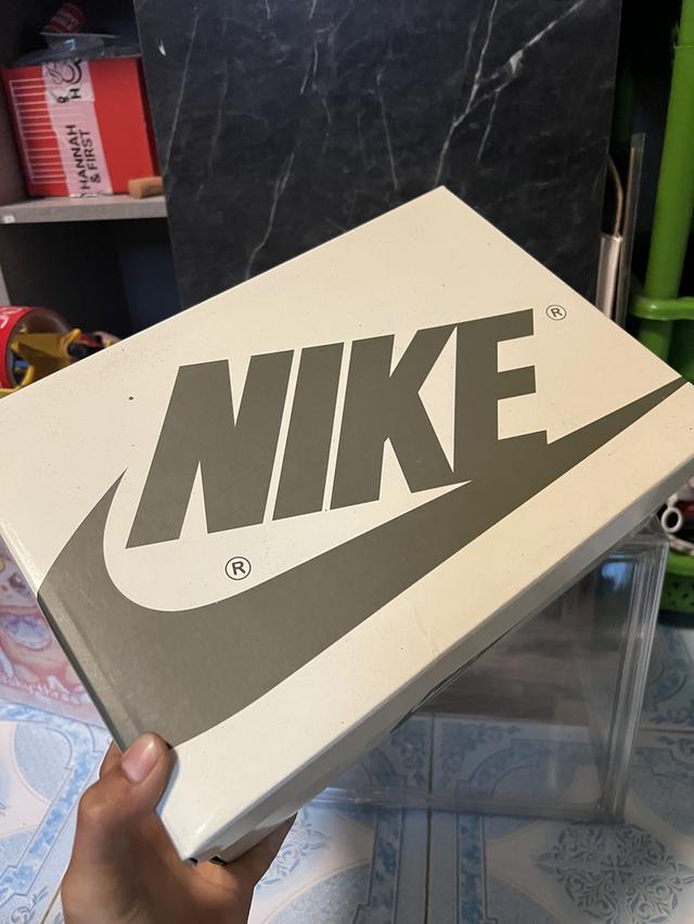 รองเท้า travis Scott งานเหมือนสุด