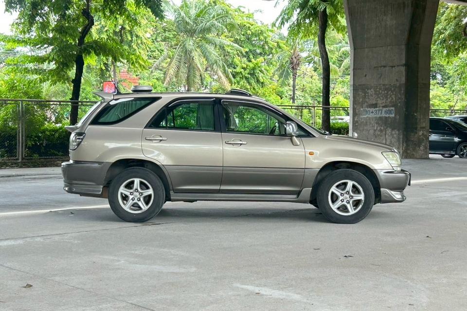 Toyota Harrier 3.0 Four AT ปี 2004