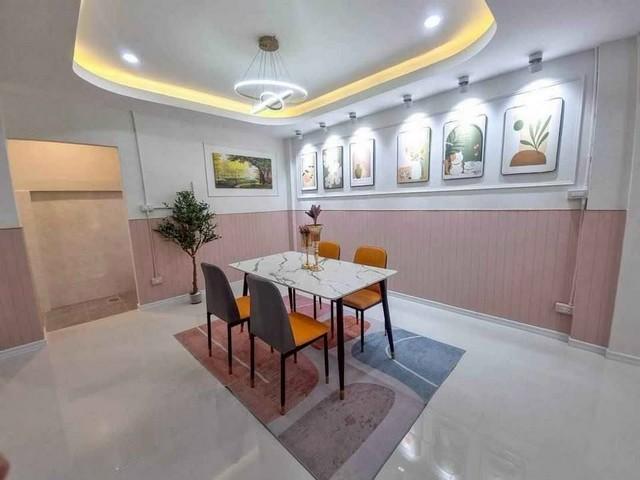 บ้านใจกลางเมืองชลบุรี เนื้อที่ 20 ตร.ว. - ขนาด 3 ห้องนอน 2 ห้องน้ำ จัดหาสินเชื่อดอกเบี้ยถูก วงเงินกู้ สูง 95-100%