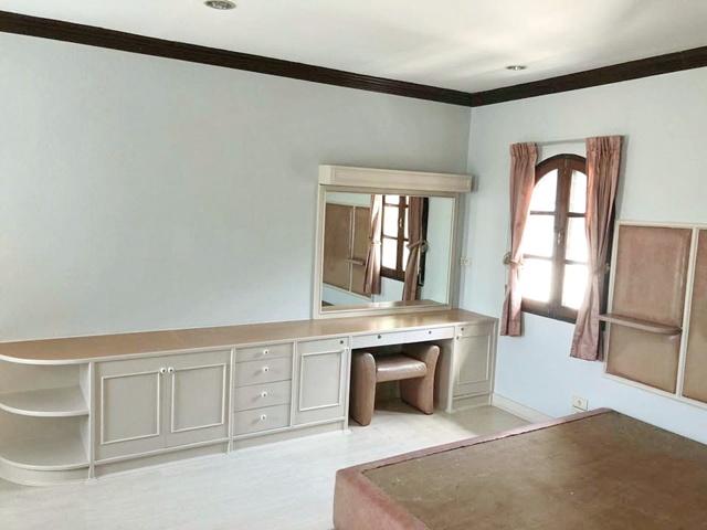 ให้เช่าคฤหาสน์ 6นอน มีสนามหญ้าส่วนตัว ใกล้ทางด่วนสุขุมวิท 62 BTS บางจาก 500 ม. บิ๊กซี อ่อนนุช 2 ชั้น 4น้ำ หลังใหญ่ 200 ต 8