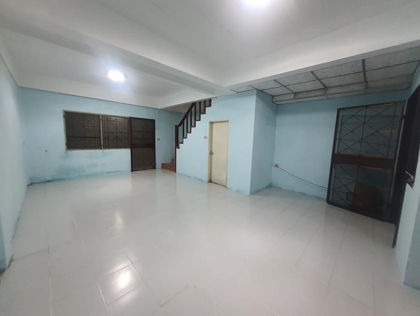 ให้เช่าทาวน์เฮ้าล์หมู่บ้านร่มรื่นวิลล์ 2 มี 2 ห้องนอน 2 ห้องน้ำ 8,000 บาท/เดือน 3