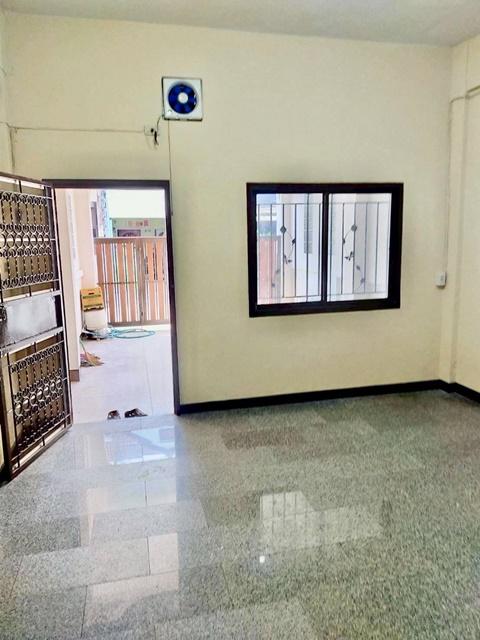 .ทาวน์โฮม 2 ชั้นเซ็นทรัล พระราม 2 3 กม. ติดถนนพระราม2 66-70 บิ๊กซี พระราม 2 500 ม 2 น้ำ 28 ตร.วา. 228 ตร.ม. 3 นอน พร้อมเ 3