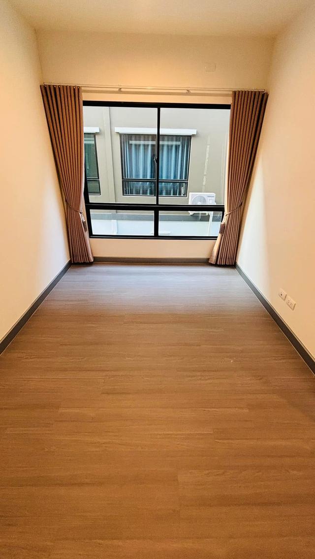 🏡 บ้านเช่าทาวน์โฮม 3 ชั้น  10