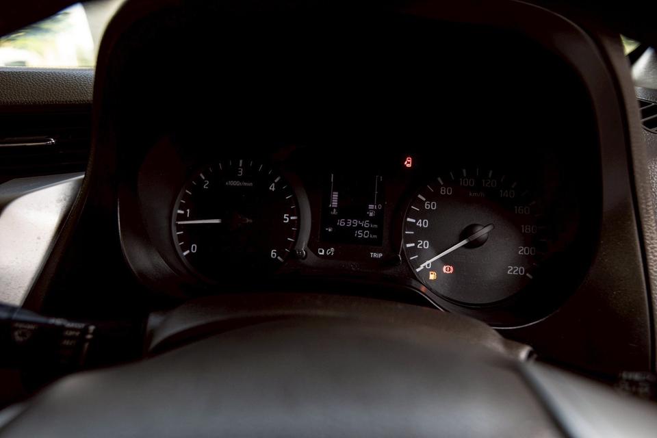 NISSAN NAVARA NP300 2.5 CALIBRE KING CAB ปี 2015 สีเทา 15