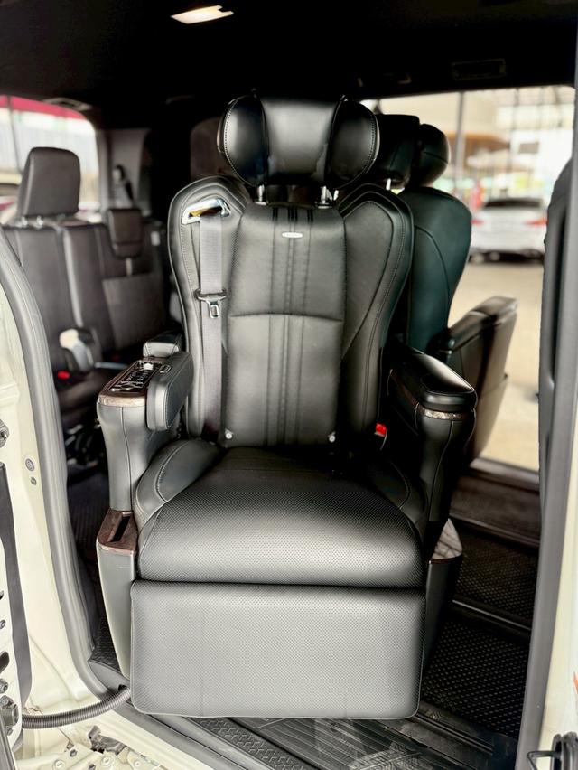 ขาย Toyota Noah 1.8Hybrid SZ ปี22 14