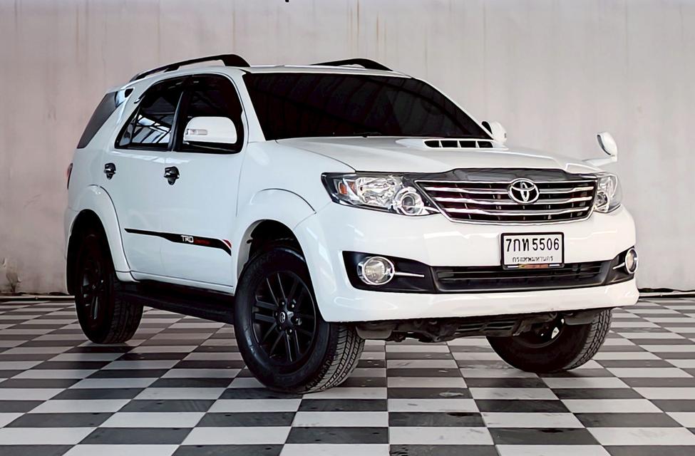 TOYOTA FORTUNER 3.0 V CHAMP .4WD.ภายในสีดำ ปี 2014/2015เกียร์ออโต้ 6