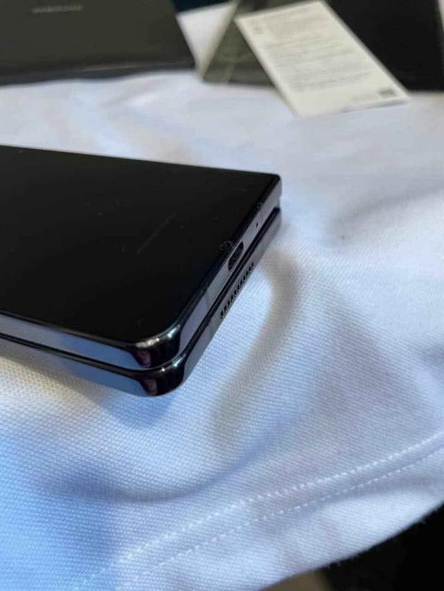 ขาย Samsung Galaxy Z Fold 4 สี Phantom Black  9