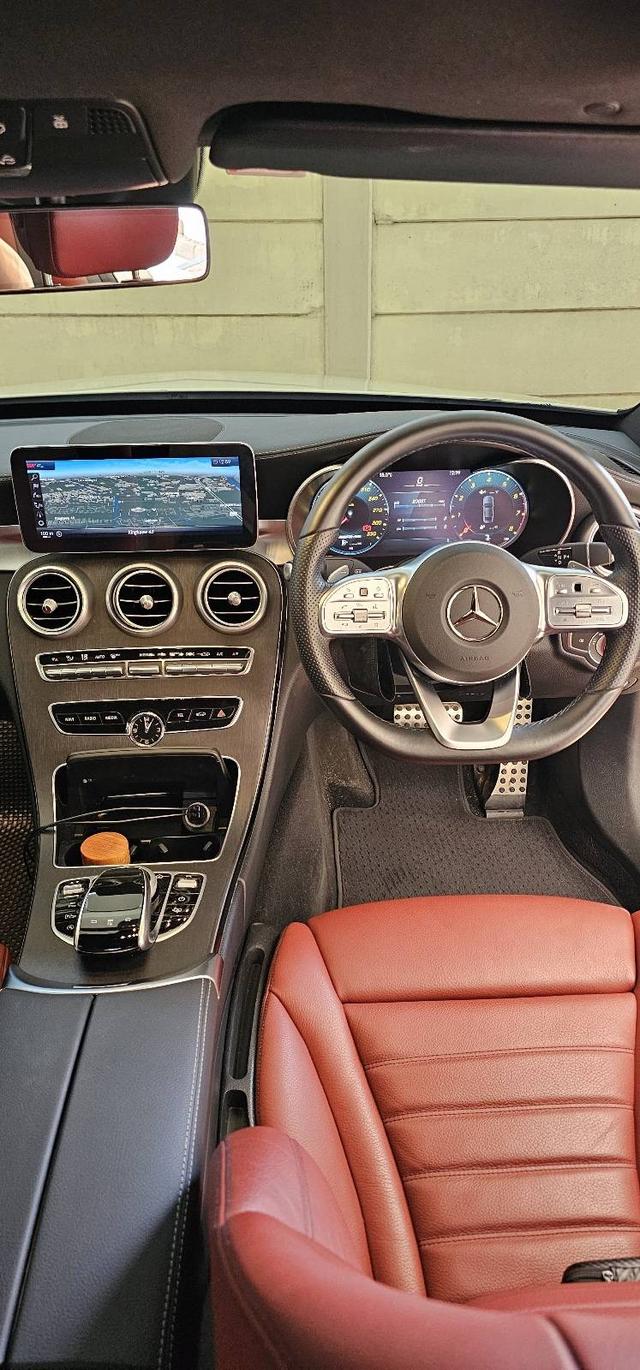 รถบ้านเจ้าของขายเอง  Benz C220d AMG ปี 2020 W205  สีขาว เบาะแดง ไมล์ 17,XXX  km.  เดิมทั้งคัน ประหยัดน้ำมันมากกก  พร้อมใช้ต่อได้เลย ขับดีมาก  ยินดีให้ รูปที่ 5