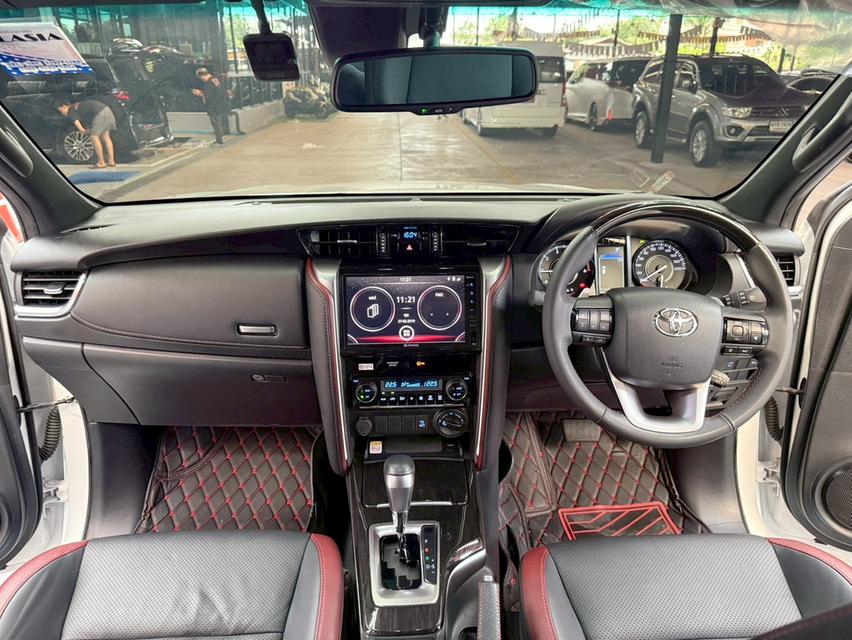 TOYOTA FORTUNER 2.4 Legender 4WD ปี 2023 รูปที่ 6