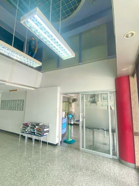 คลินิก ร้านทำผม MRT ราชภัฏพระนคร 999ม.ร้านสปา กวดวิชา อาคารพาณิชย์ ชั้น 1 รร.นานาชาติ ฮาร์โรว์ 6 กม. 20 ตร.วา.80 ตร.ม. ท 5
