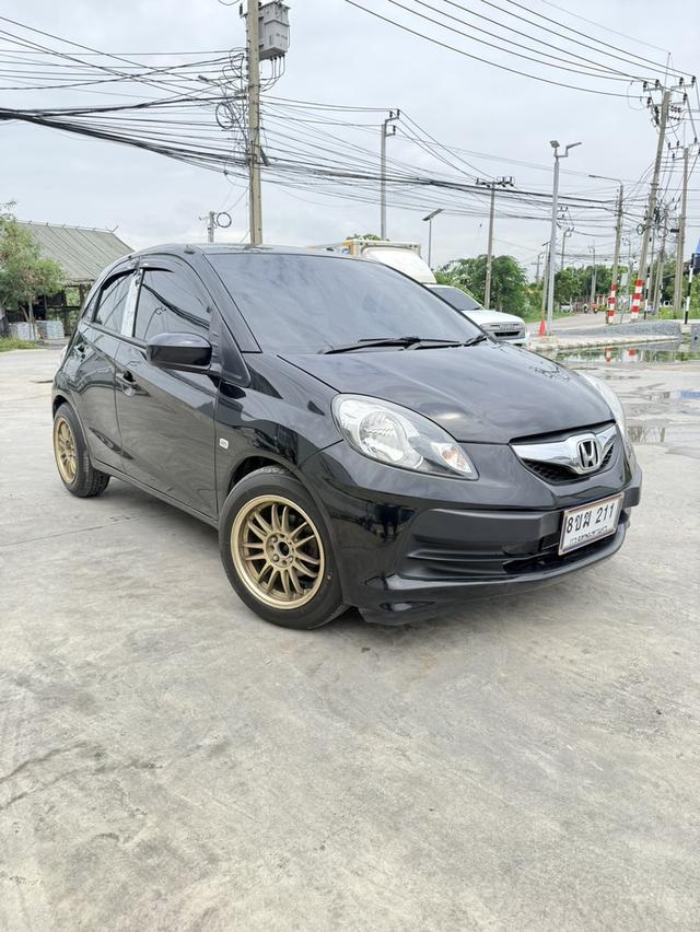HONDA BRIO 1.2 V AIRBAG ABS AUTO ปี 2012เครื่องดี เกียร์ดี ช่วงล่างดี สีเต็มสวย ภายในสวยเบาะผ้า เบาะหลังพับได้ แอร์เย็