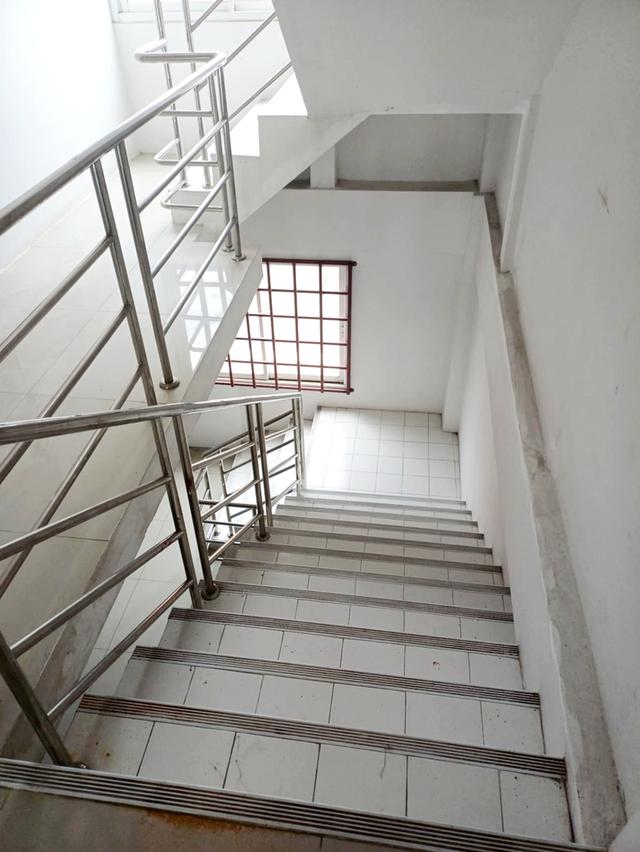 อาคารพาณิชย์ พร้อมที่ดิน กลางตัวเมืองสิงห์บุรี ติด ถนนใหญ่ อ่างทองสายเก่า 3 ชั้น + ชั้นลอย ขายถูก ชายด่วน เจ้าของขายเอง ฟรีมิเตอร์น้ำ แถมมิเตอร์ไฟ 4