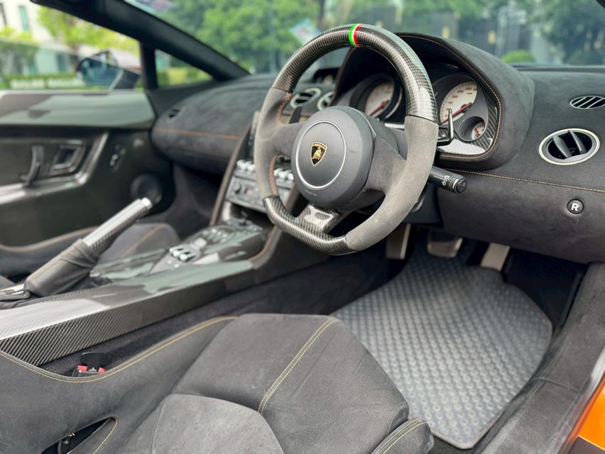 Lamborghini 570-4 performante รูปที่ 13