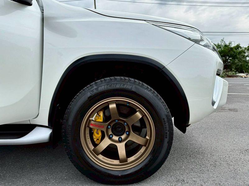 Toyota Fortuner 2.4 G 17