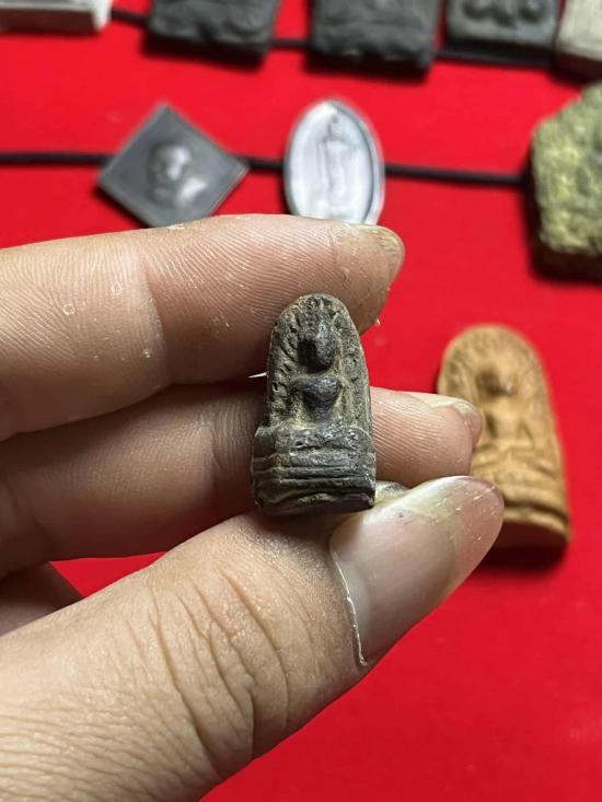 พระรอดไม่ทราบที่ เนื้อหาจัดจ้าน รูปที่ 2