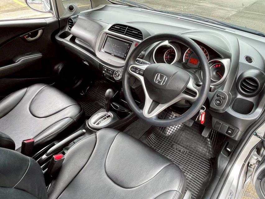 HONDA JAZZ 1.5 V (MNC) โฉมGE ปี 2014  8