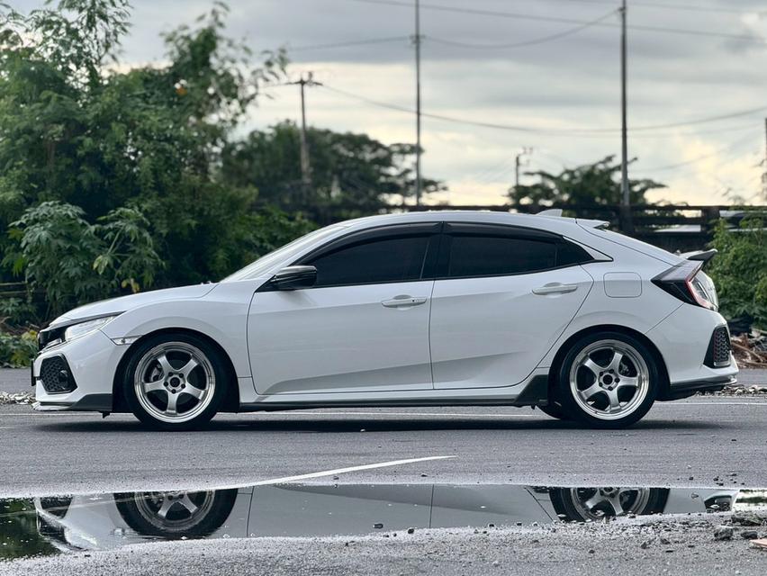HONDA CIVIC FK  1.5 TURBO  สีขาว  ปี 2019 7