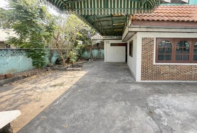 ขายบ้านแฝด 2 ชั้น 34 ตารางวา หมู่บ้านปิ่นเจริญ 2 ถนนสรงประภา ใกล้สนามบินดอนเมือง ฿2,200,000 2