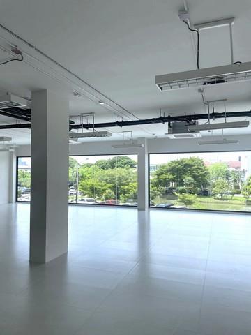 ให้เช่า สำนักงาน สร้างใหม่ 4 ชั้น อาคาร พัฒนาการ 31 พื้นที่รวม 872.68 ตร.ม. แบ่งเช่าเป็นชั้นได้ มีลิฟต์ 9