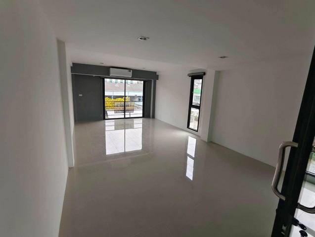 ให้เช่าทาวน์โฮม3.5ชั้นห้องมุม281ตร.ม.ย่านรามอินทราFashion Island เหมาะสำหรับออฟฟิศออนไลน์ไลฟ์ขายของใกล้MRTรามอินทรากม.9 8