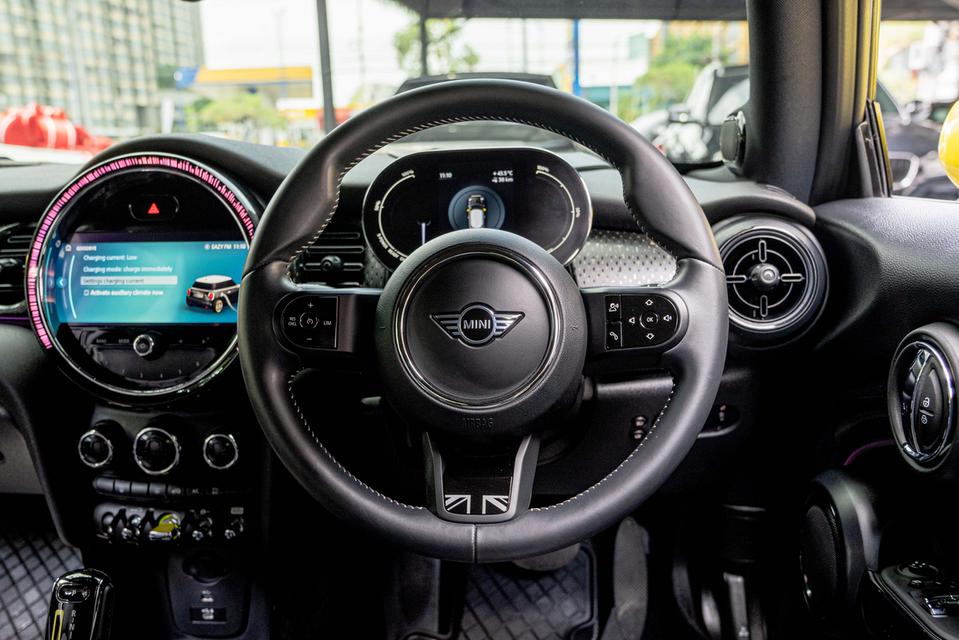 MINI Cooper SE Hatchback ปี 2022 🔋𝐌𝐈𝐍𝐈 𝐒𝐄 เท่ไม่ซ้ำใคร ไฟฟ้าล้วน ชาร์จด่วน 30 นาที! ⚡️ 4