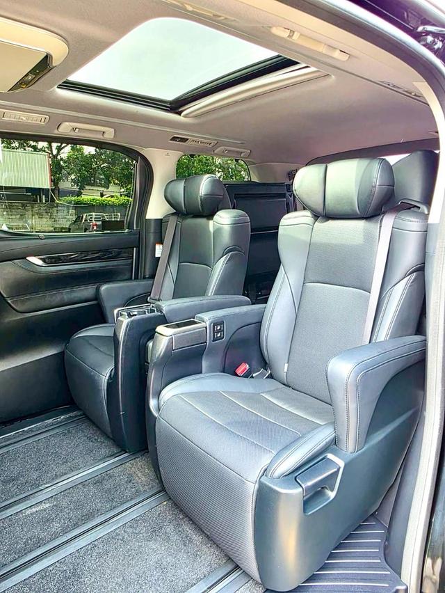 Toyota ALPHARD 2.5SC PACKAGE สีดำ ปี 2022 ไมล์ 55,000 กม.  12