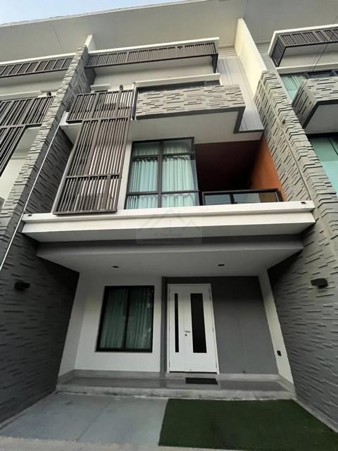 ให้เช่าทาวน์โฮม 3 ชั้น 191 ตรม. เพล็กซ์ เรสซิเดนซ์ นวมินทร์ 111 Plex Residence Nawamin 111 เกษตร นวมินทร์ ซอย ข้าง โรงเร