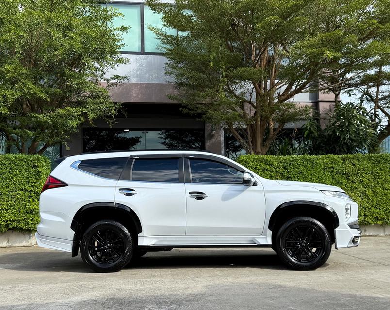 2021 MITSUBISHI PAJERO 2.4 ELITE รุ่น TOP รถมือเดียวออกป้ายแดง รถวิ่งน้อย เข้าศูนย์ทุกระยะ ไม่เคยมีอุบัติเหตุครับ 2