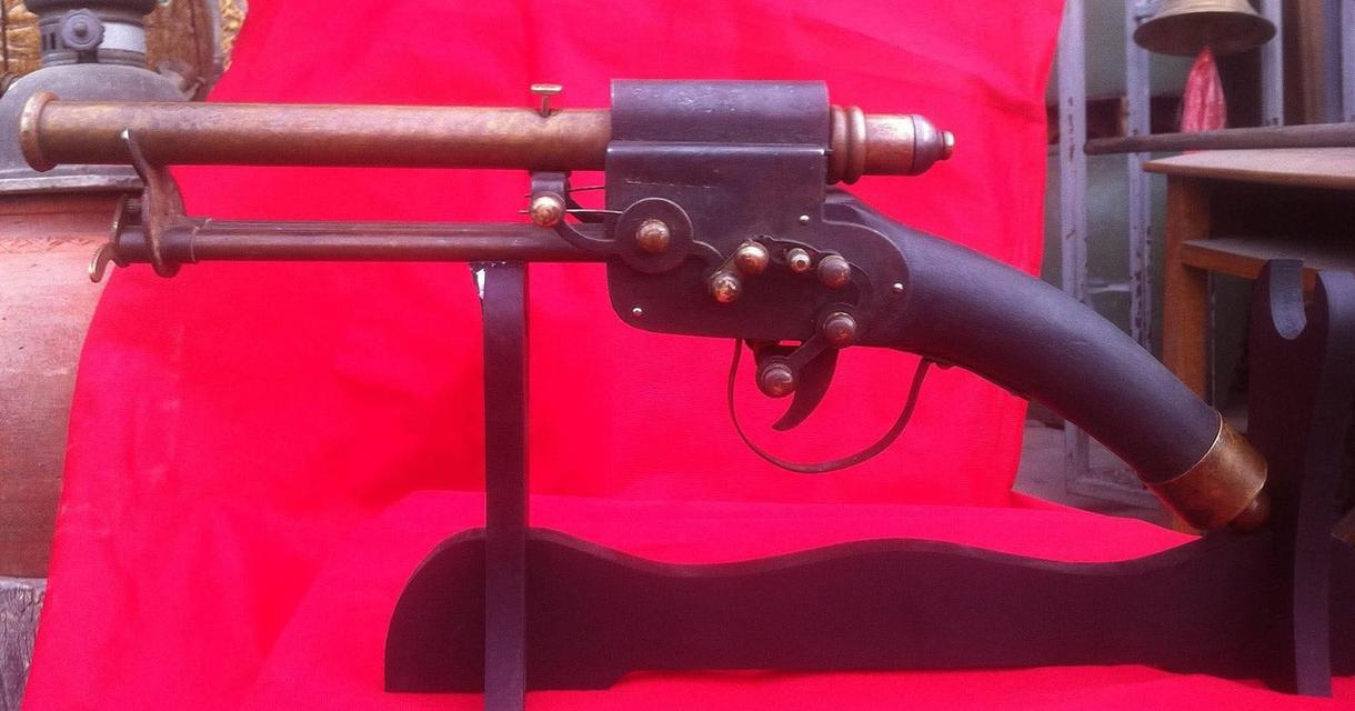 โมเดลปืนสปริงทองเหลือง ปืนทองเหลืองโบราณ ปืนโจรสลัด เสมือนจริง แถมลูกดอก