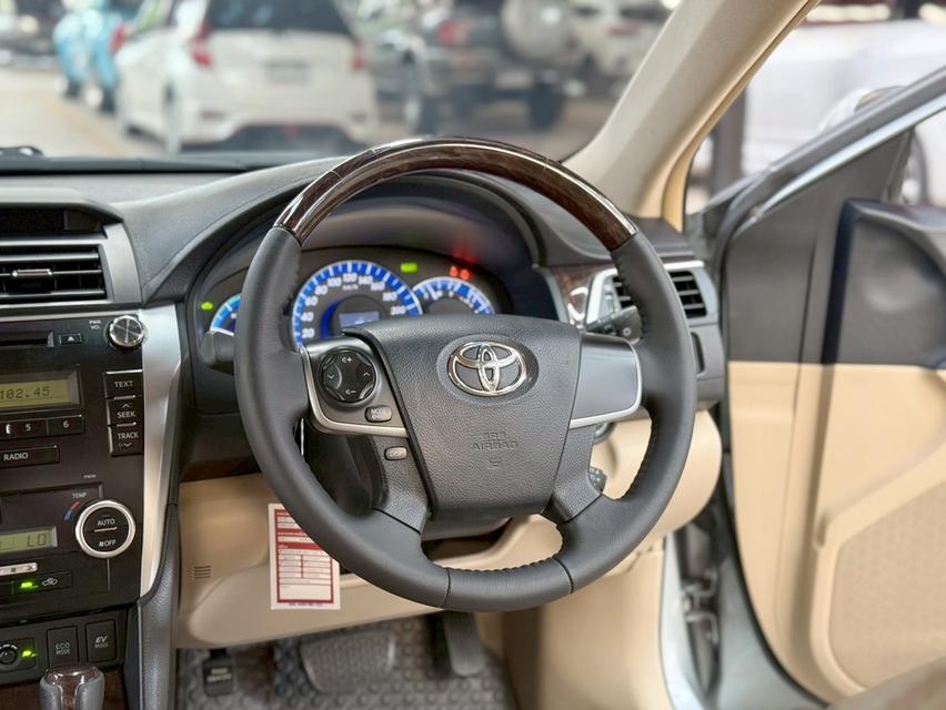 TOYOTA CAMRY 2.5 HYBRID ปี2013 14