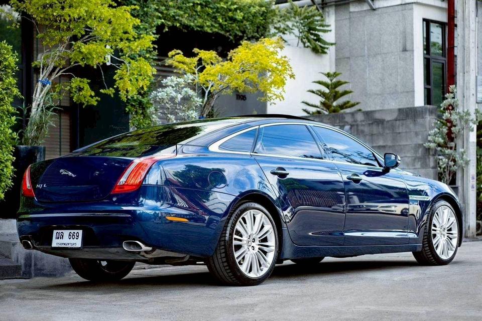 รหัสรถ PR669 Jaguar XJL 2012 Portforio Excutive Package