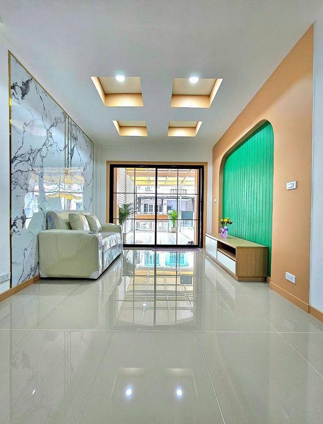 หมู่บ้านบุศรินทร์ 11