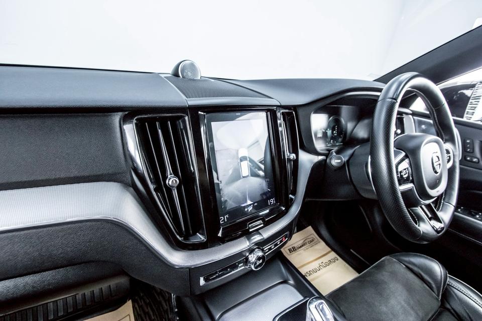 VOLVO XC60 2.0 RECHARGE T8 R-DESIGN   2018  14