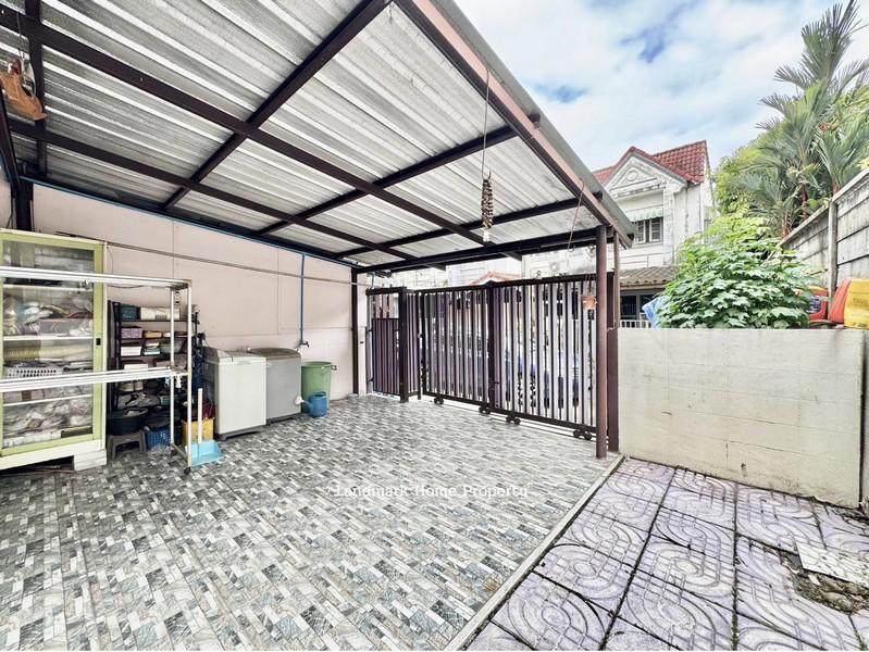 LM25-0154 ขายทาวน์เฮ้าส์ 2 ชั้น เต็มรัก วัดลาดปลาดุก หลังริมใน มีพื้นที่ข้าง พื้นที่ 25 ตรว 3 นอน 2 น้ำ ใกล้เซ็นทรัล เวส 2